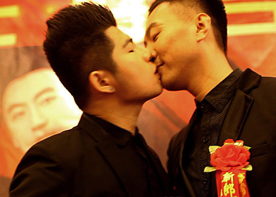 马克与安安甜蜜亲吻 马克与安安甜蜜亲吻