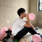 同志会员 ApLinyivi 的照片